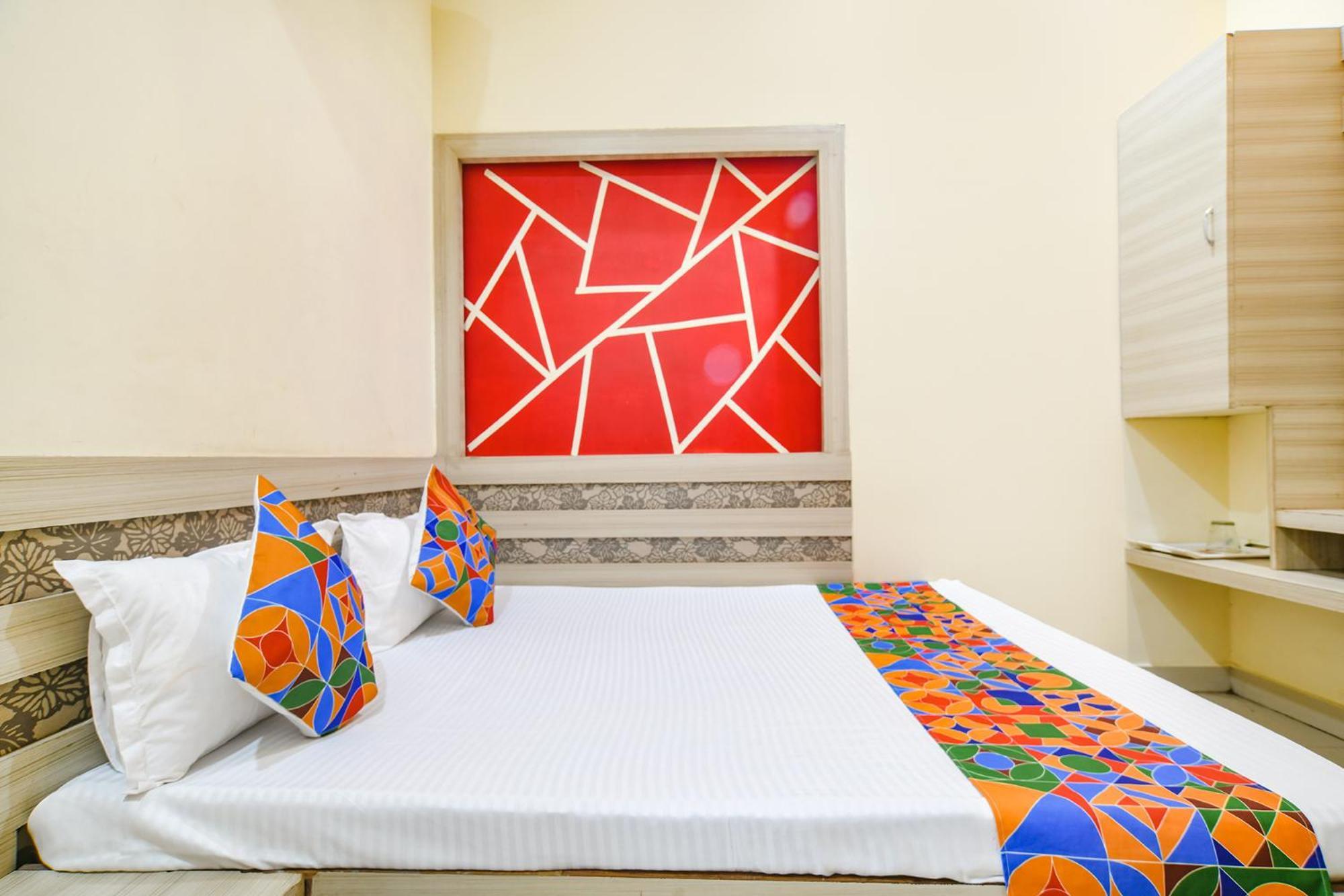 Fabexpress Blue Star Hotel Ujjain Bagian luar foto