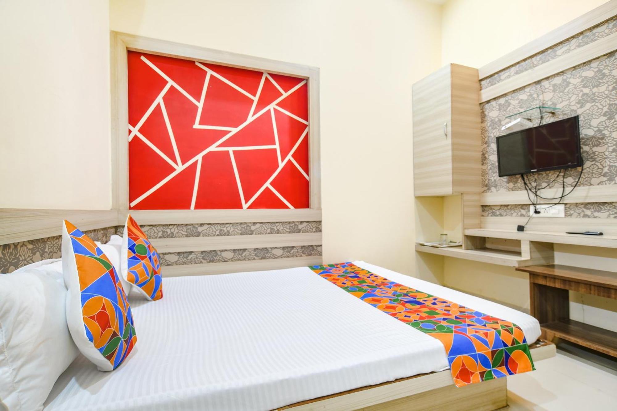 Fabexpress Blue Star Hotel Ujjain Bagian luar foto