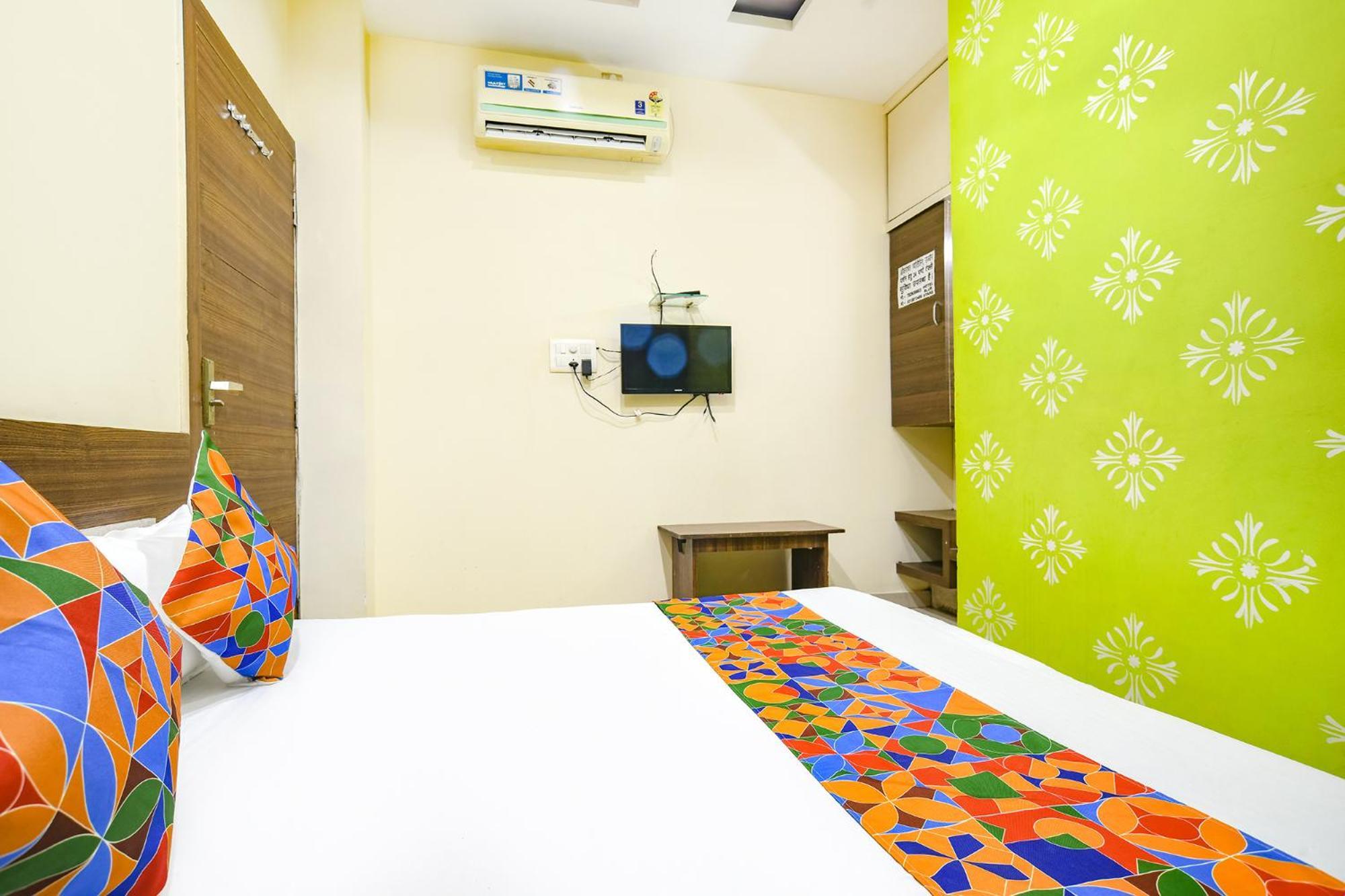 Fabexpress Blue Star Hotel Ujjain Bagian luar foto