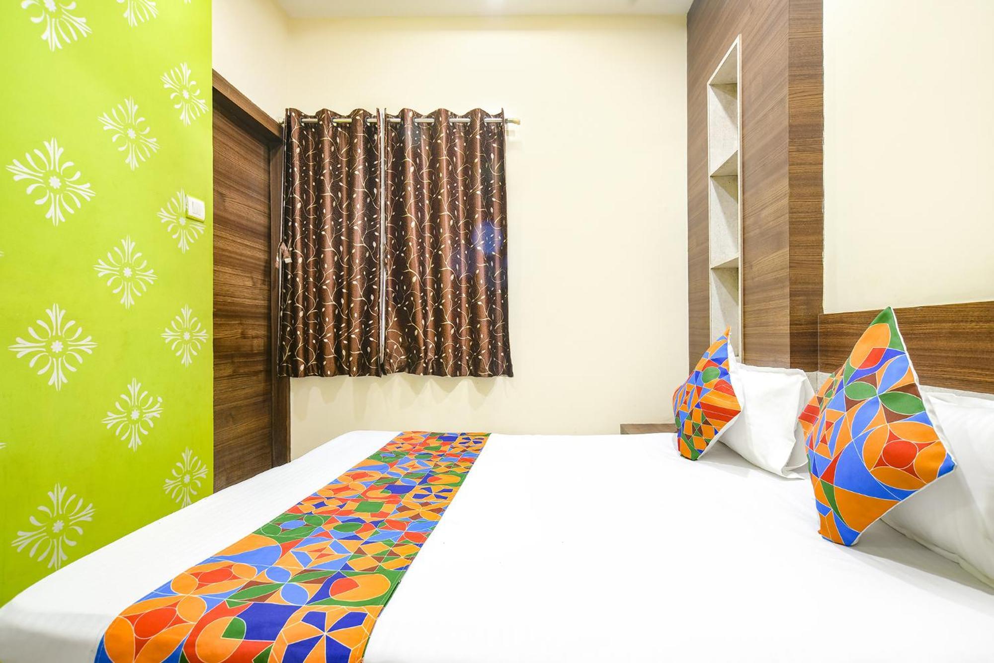Fabexpress Blue Star Hotel Ujjain Bagian luar foto