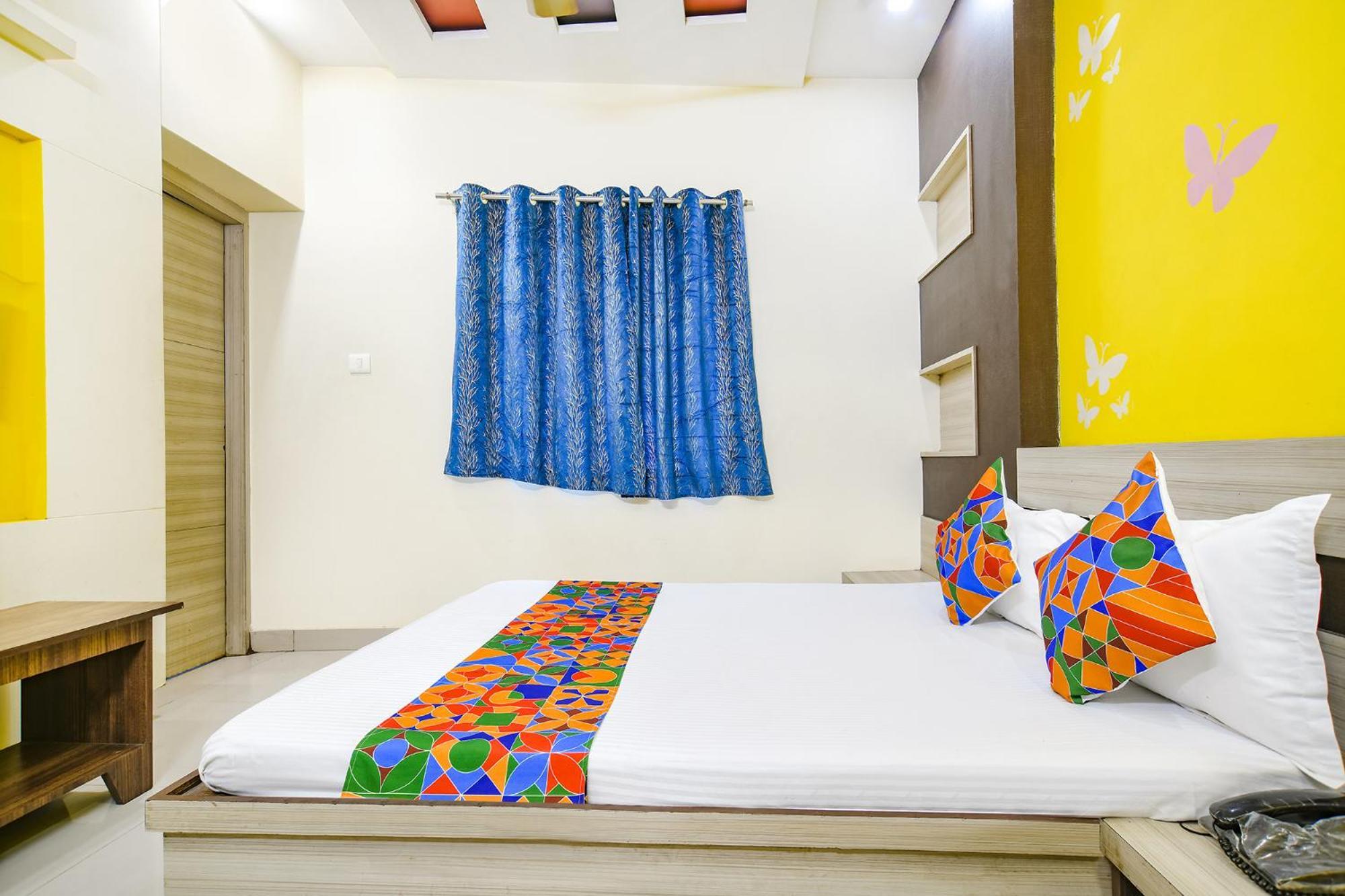 Fabexpress Blue Star Hotel Ujjain Bagian luar foto